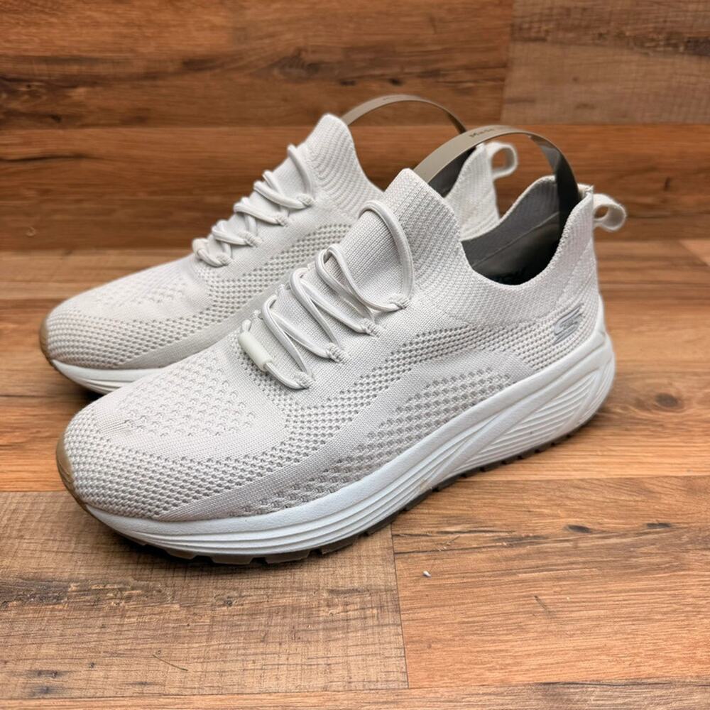 Skechers  Bobs iMemory women size 7  Foam Slip On Sneaker